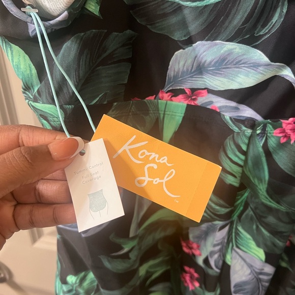 Kona Sol Black Multicolored Tropical One Piece Swimsuit - NWT - Plus Size 20 - Picture 6 of 7